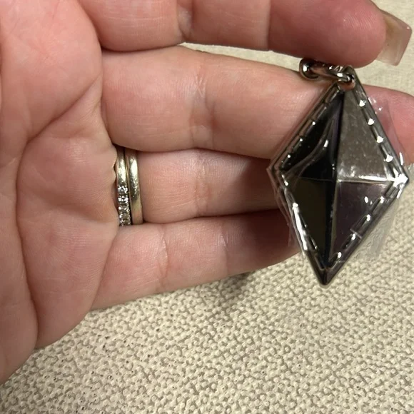 JIMMY CHOO Queen of Hearts Keychain Silver NWOT - Picture 4 of 7